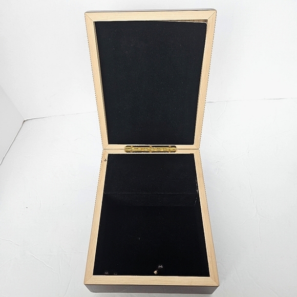 Heirloom Tradition Limited Edition 'Gone With The Wind' Music Box - Picture 4 of 8